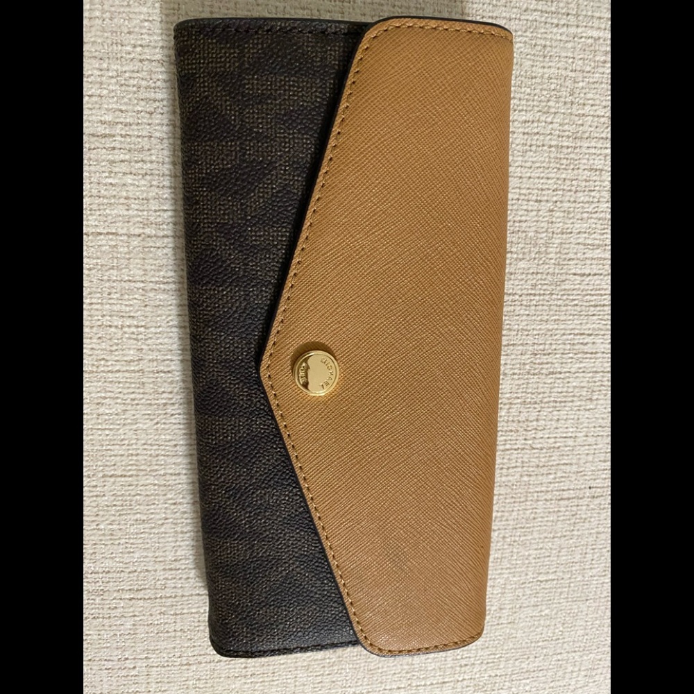 Michael Kors wallet